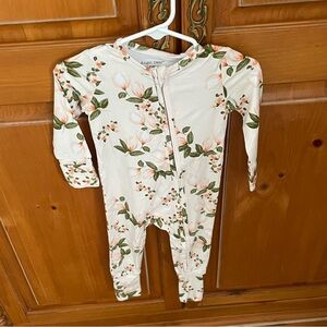 NWT Angel Dear Bamboo Magnolia Floral Convertible Feet Romper Pajama